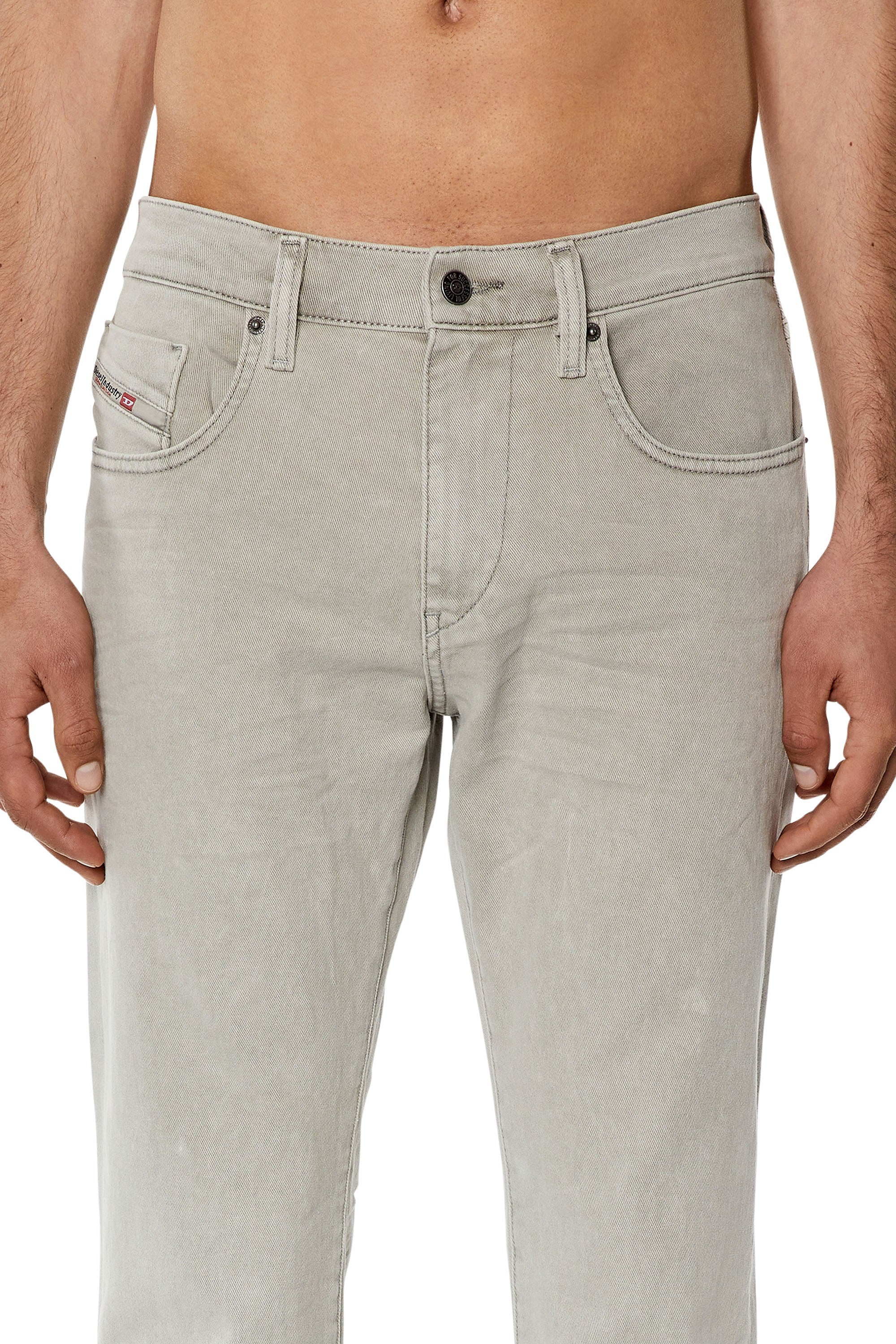 Diesel - 2019 D-Strukt 0QWTY Slim Jeans, Gris Clair - Image 3
