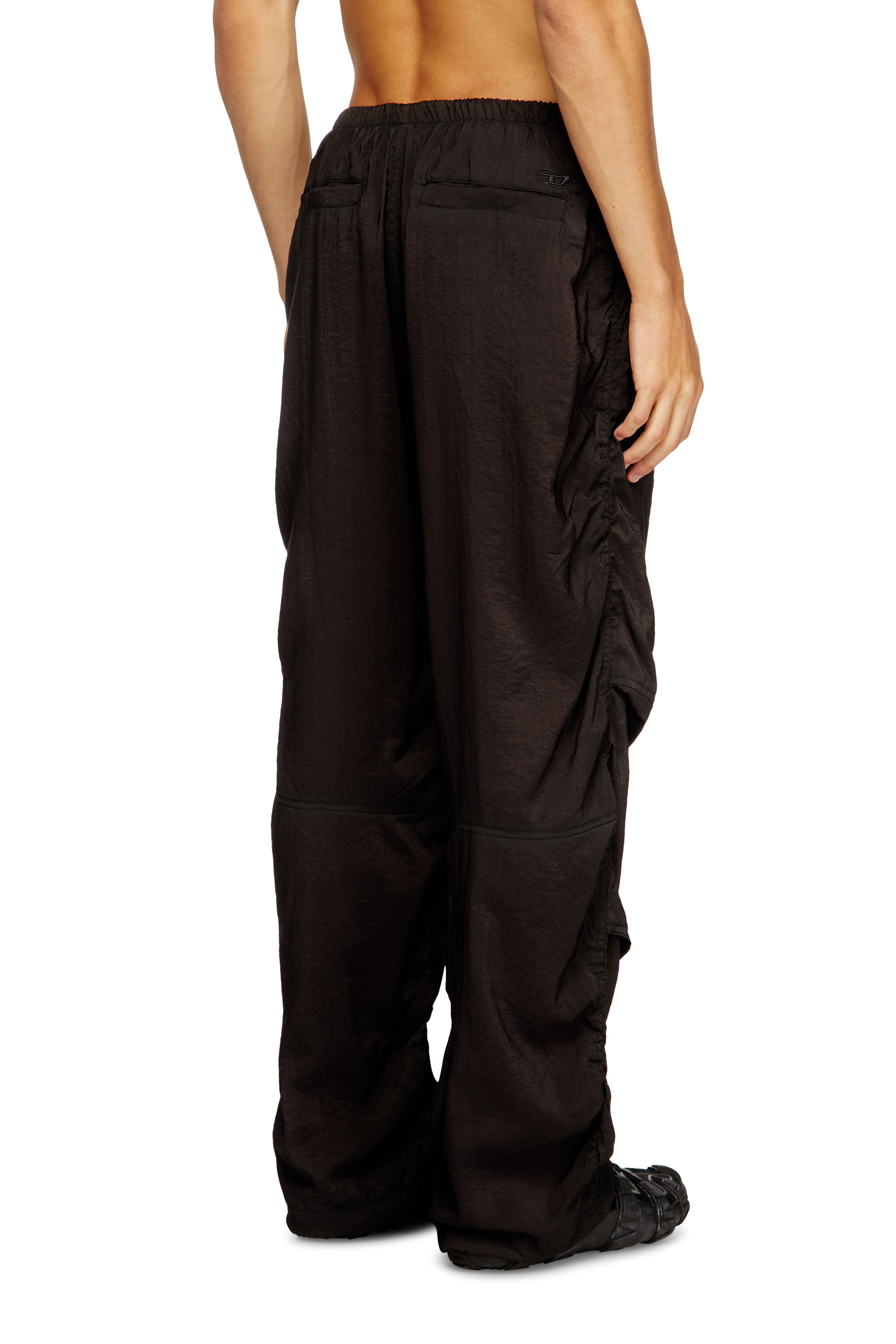 Diesel - P-DAILY, Pantalon utilitaire en tissu léger et froissé Homme in Noir - 4