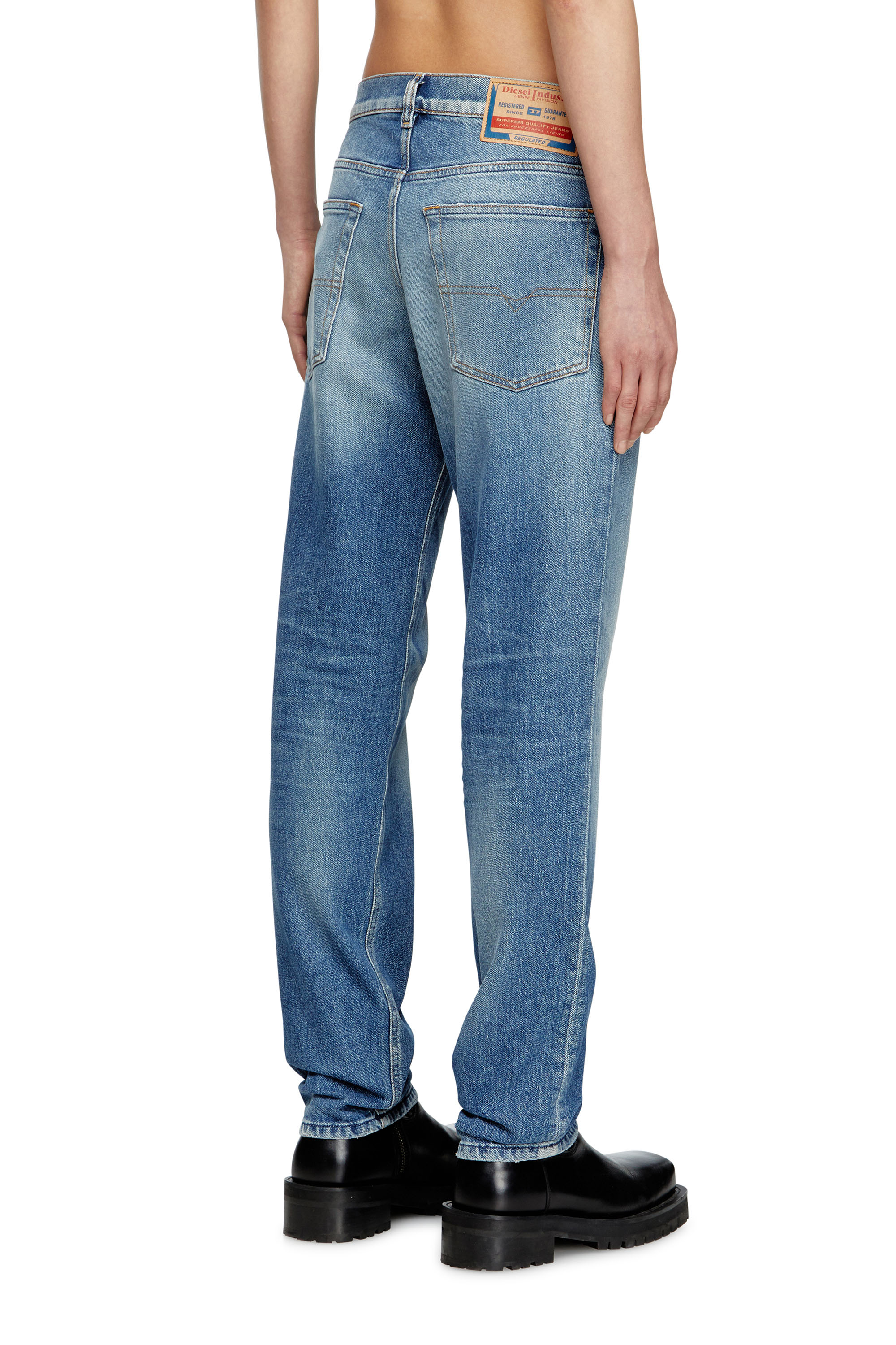 Diesel - Regular Jeans 2023 D-Finitive 09M12 Homme, Bleu moyen - Image 4