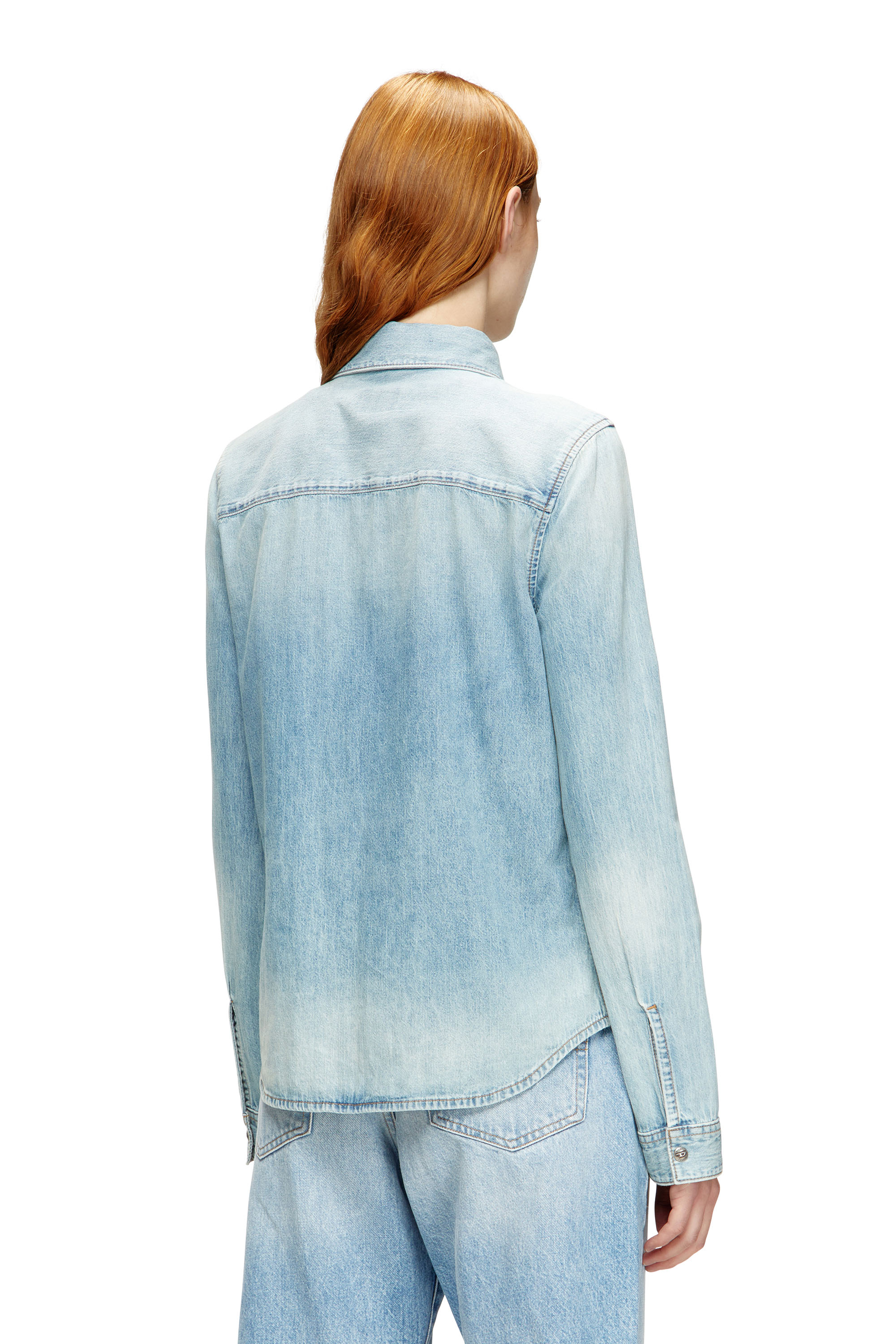 Diesel - DE-EAZY, Chemise en denim avec logo brodé Femme in Bleu - 4