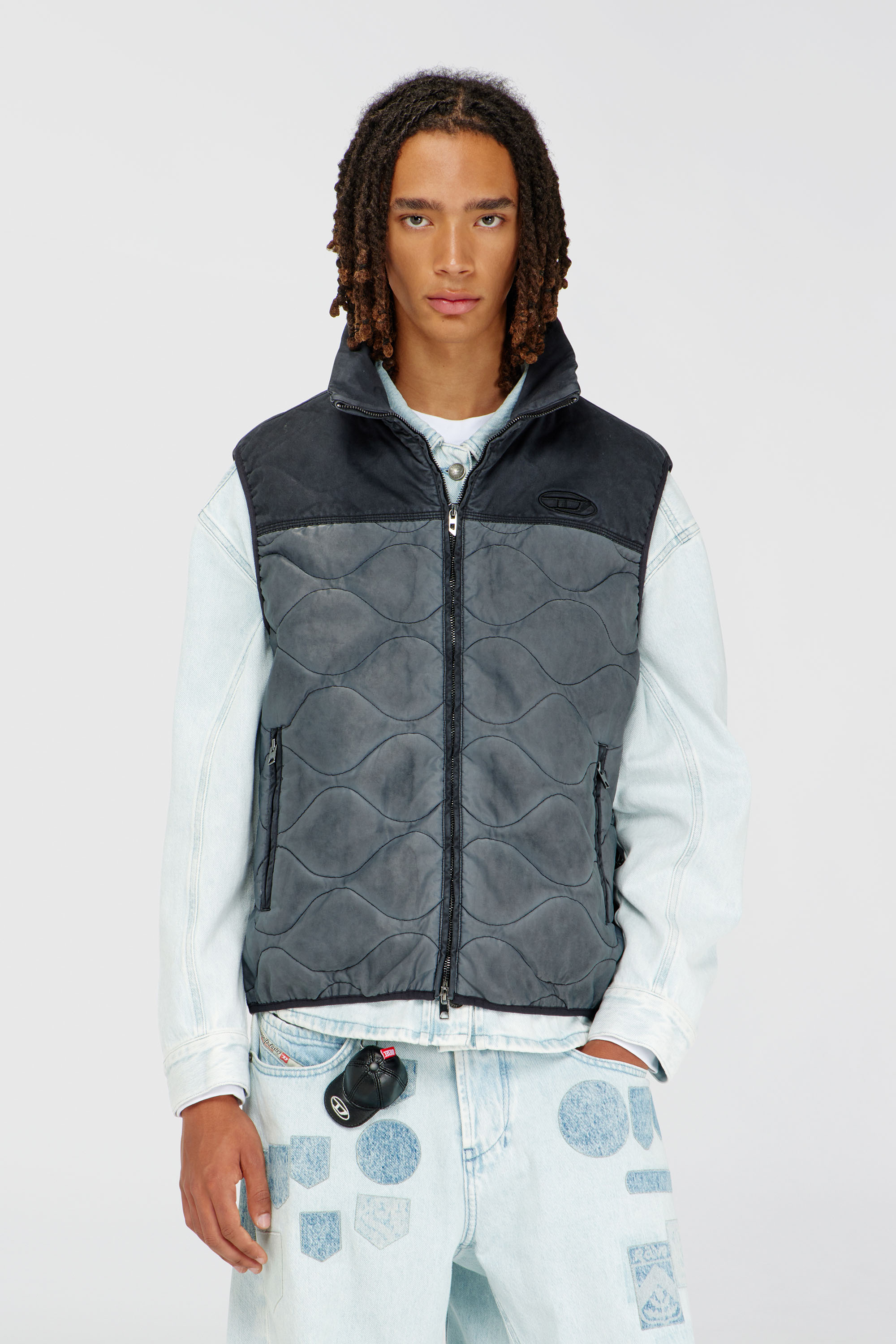Diesel - J-ALVAR, Gilet matelass&eacute; avec col doubl&eacute; doux Homme in Gris - 1