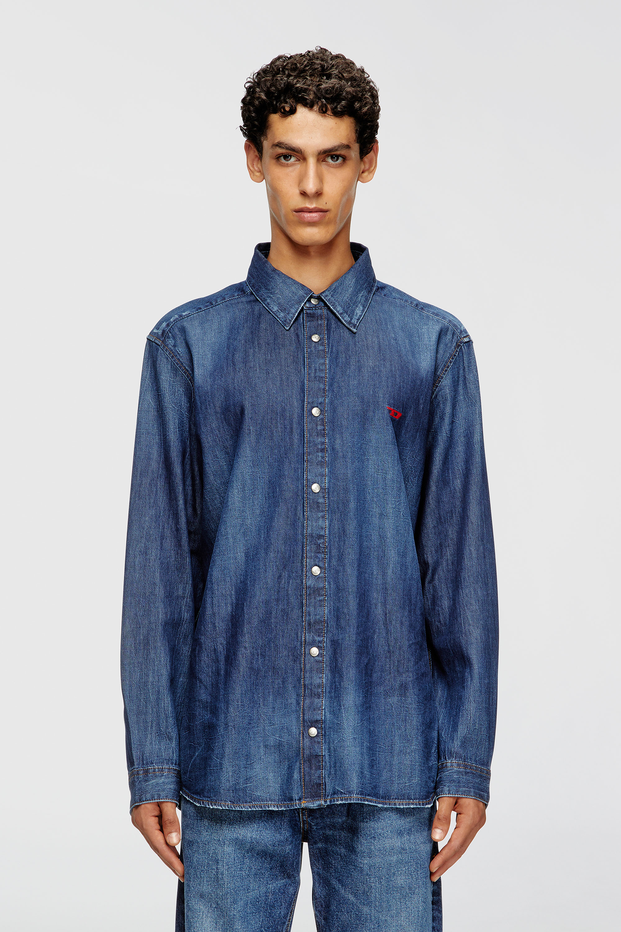 Diesel - D-SIMPLY, Chemise en denim avec logo brod&eacute; Homme in Bleu - 1