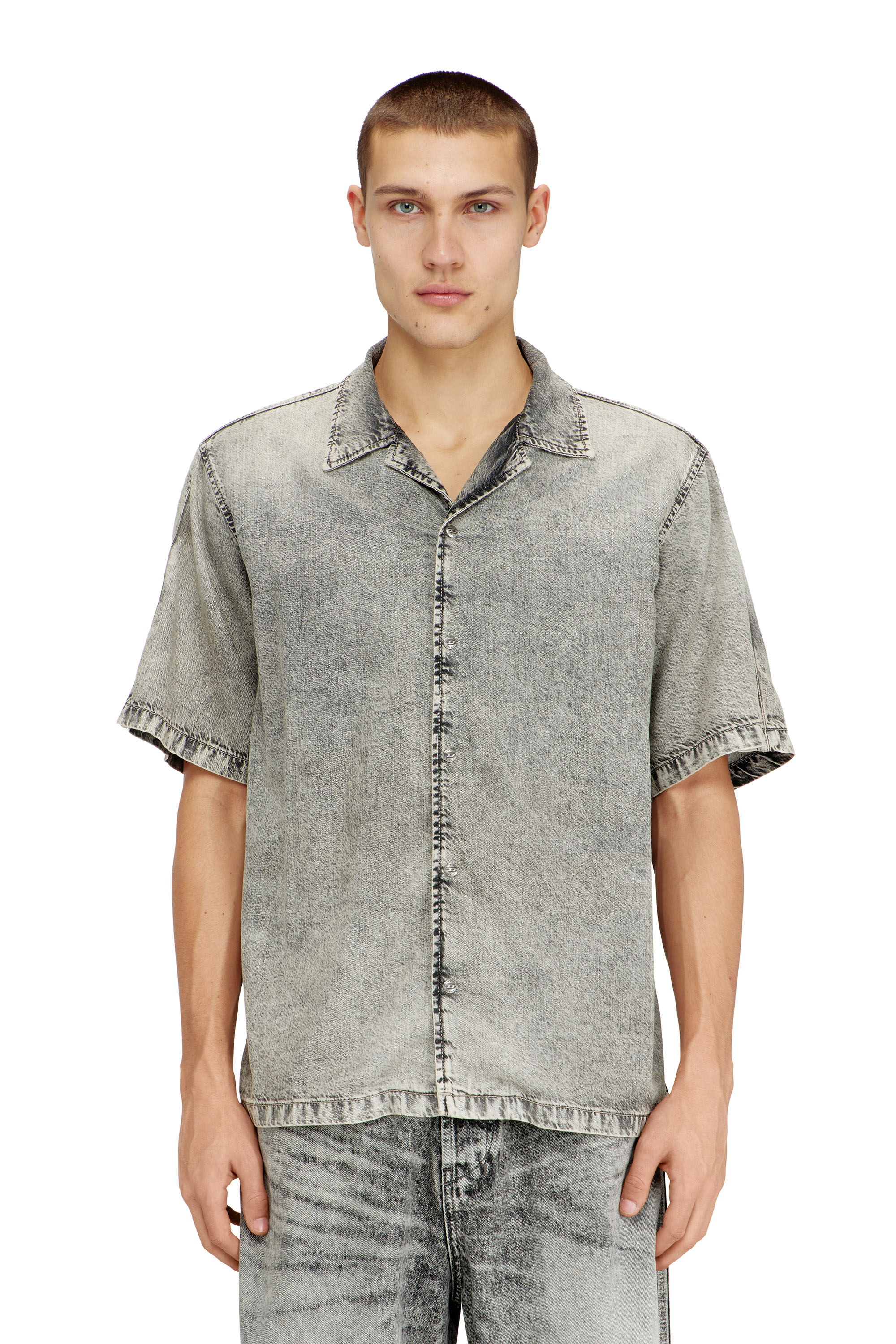 Diesel - D-NABIL-S8, Chemise &agrave; manches courtes en denim trait&eacute; fluide Homme in ToBeDefined - 2